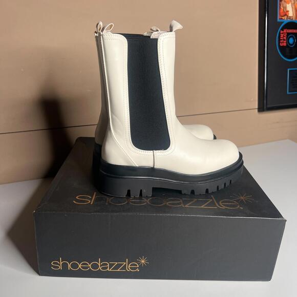 Shoes - Shoedazzle Platform‎ Chelsea Boots Ivory Black 7.5